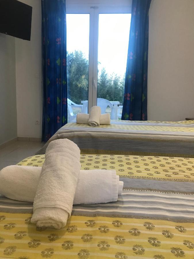 Room In Studio - Studio Banos Apartments And Swimming Pool Roda  Exterior foto