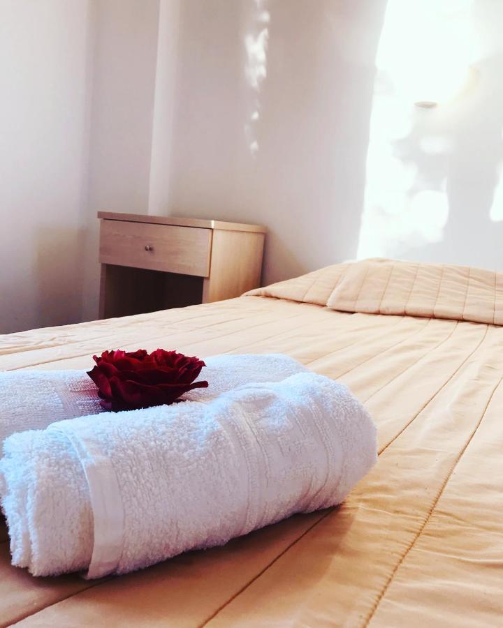 Room In Studio - Studio Banos Apartments And Swimming Pool Roda  Exterior foto